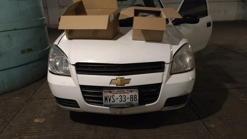 Faro Principal Derecho Con Fondo Cromado Depo Para Chevy C3 - Imagen 10