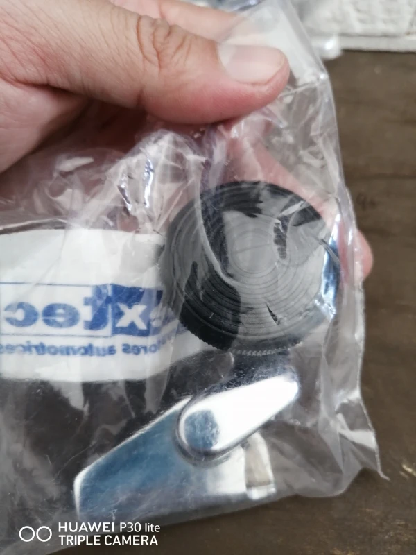 Aldabilla De Aleta Derecha Con Perilla Para VW Sedán 1500, 1600, 1600i, Combi - Imagen 6