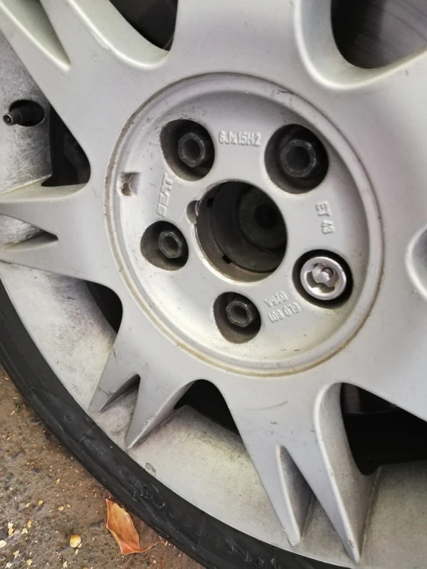 Juego De 4 Birlos Y 2 Llaves De Seguridad Tunix Para Golf A4, A5, Jetta A4, A5, Bora, Polo, Passat, Ibiza, Cordoba, Leon, Toledo - Imagen 16