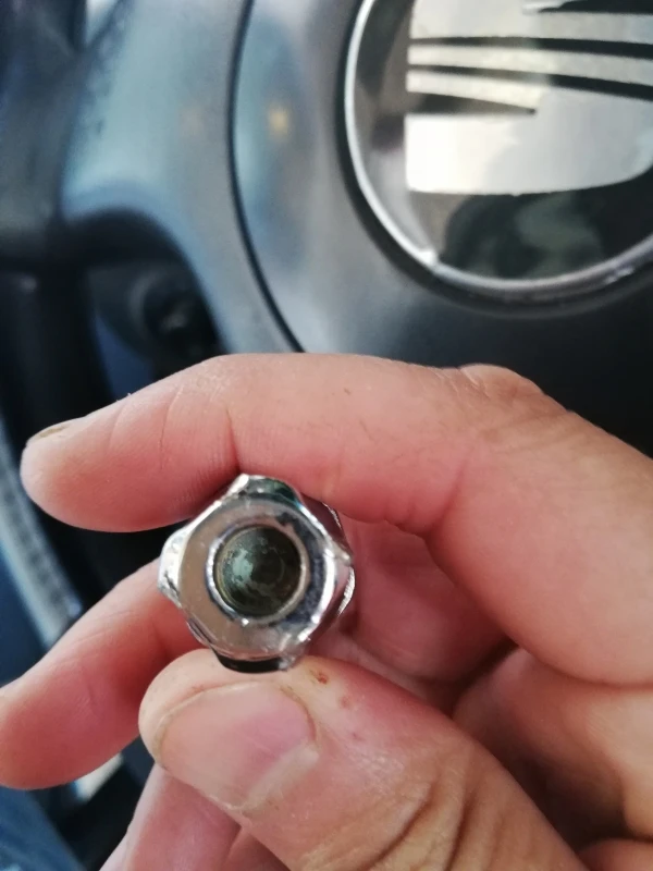 Juego De 4 Birlos Y 2 Llaves De Seguridad Tunix Para Golf A4, A5, Jetta A4, A5, Bora, Polo, Passat, Ibiza, Cordoba, Leon, Toledo - Imagen 14