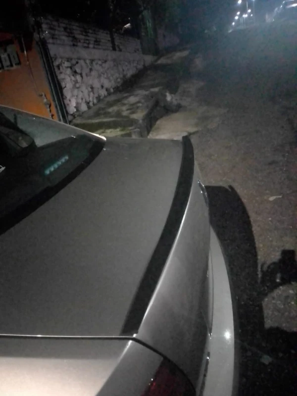 Spoiler Trasero De Cajuela Tipo Lip Auto Magic Para Vento - Imagen 12