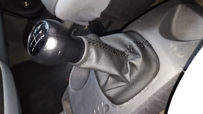 Cubrepolvo Con Perilla De Palanca De Velocidades Con Base Cuadrada Para Pointer G3, G4 - Imagen 5