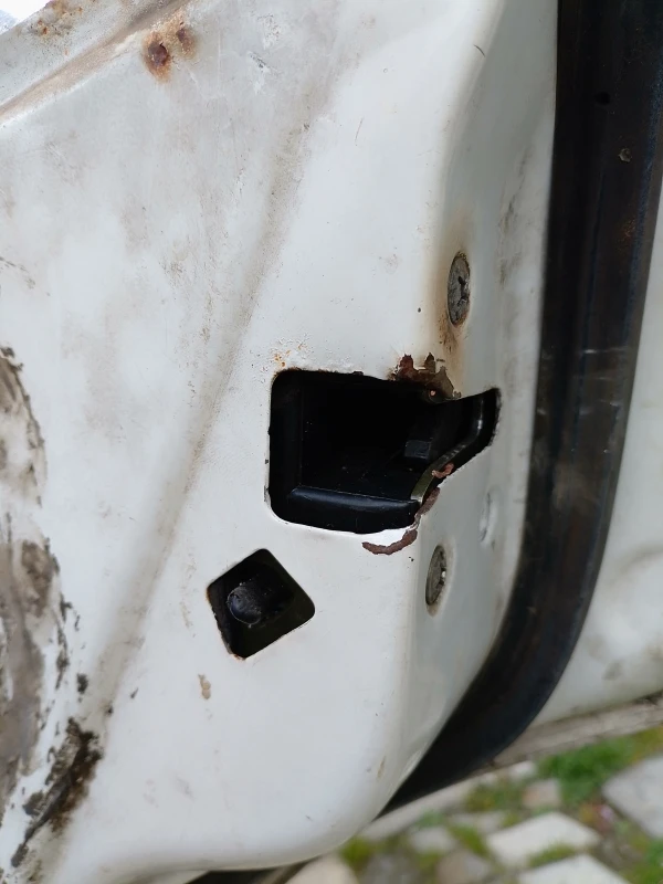 Chapa Interior De Puerta Trasera Derecha Para Tsuru 3 - Imagen 5