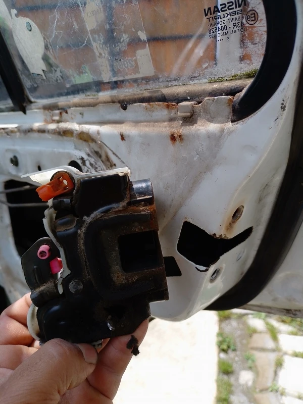 Chapa Interior De Puerta Trasera Derecha Para Tsuru 3 - Imagen 6