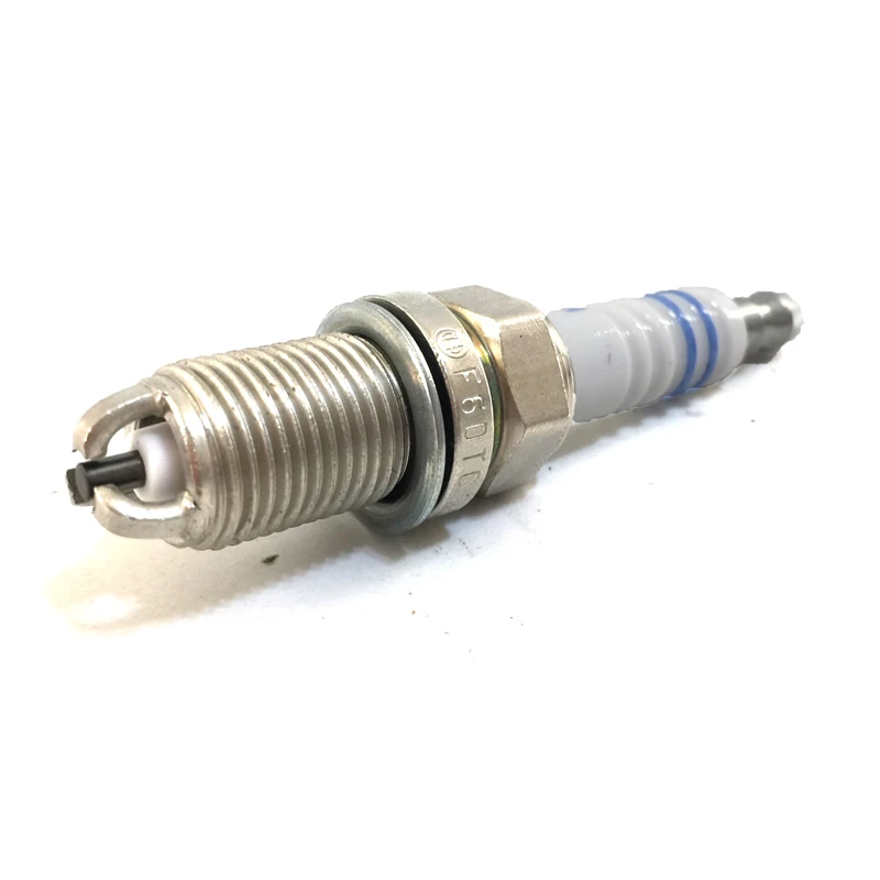 Bujía De Cobre Con 3 Eléctrodos Bosch Para Eurovan 2.8, Golf A2 1.8, Polo 1.6