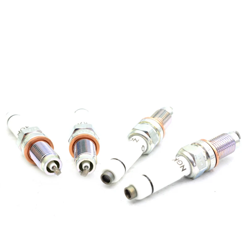 Juego De 4 Bujías De Platino Original VW Para Polo 9NB, Ibiza Mk4, León 1.4 TSI, Golf 2.0 TSI