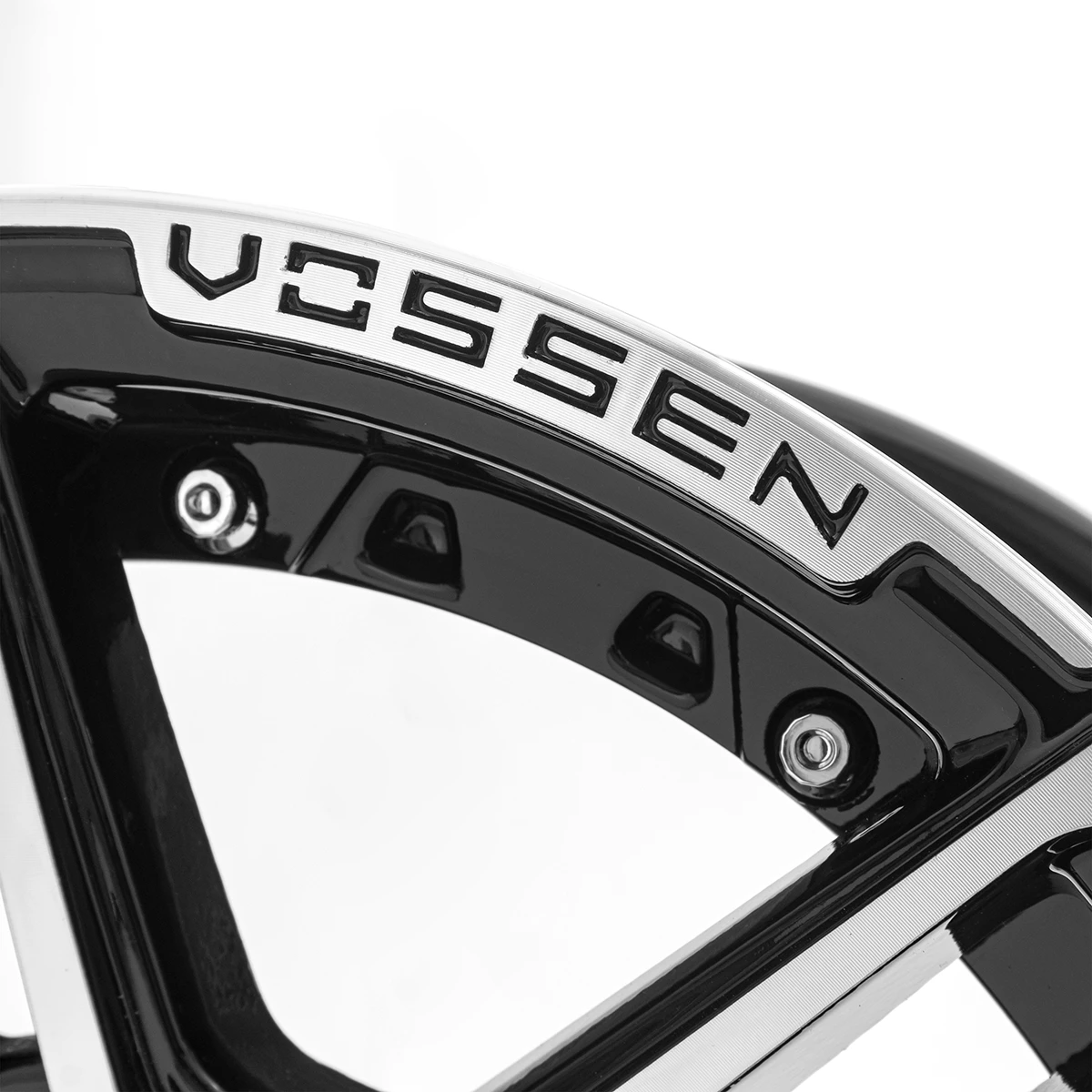 Juego De 4 Rines De 13" Con Centro AM Color Plata Con Negro De 4 Birlos Auto Magic - Imagen 8