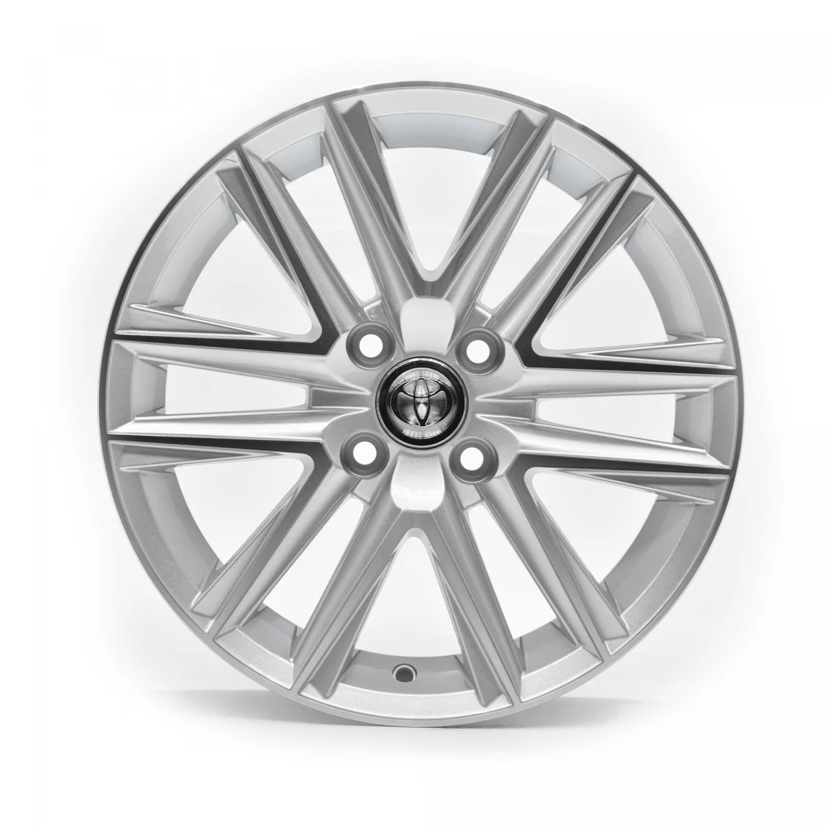 Juego De 4 Rines De 15" Con Centro Toyota En Tono Plata De 4 Birlos Para Auto Magic