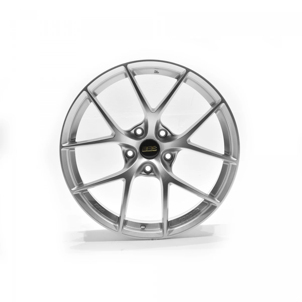 Juego De 4 Rines De 19" Con Centro BBS Color Gris Auto Magic