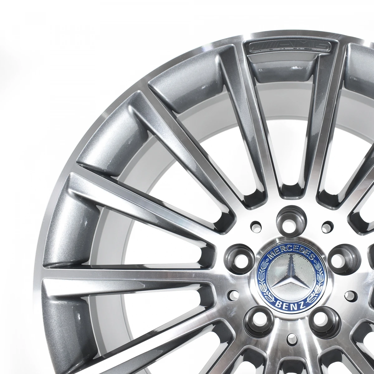 Juego De 4 Rines De 20" Con Logo De Mercedes Benz Color Gris Oxford Auto Magic - Imagen 2