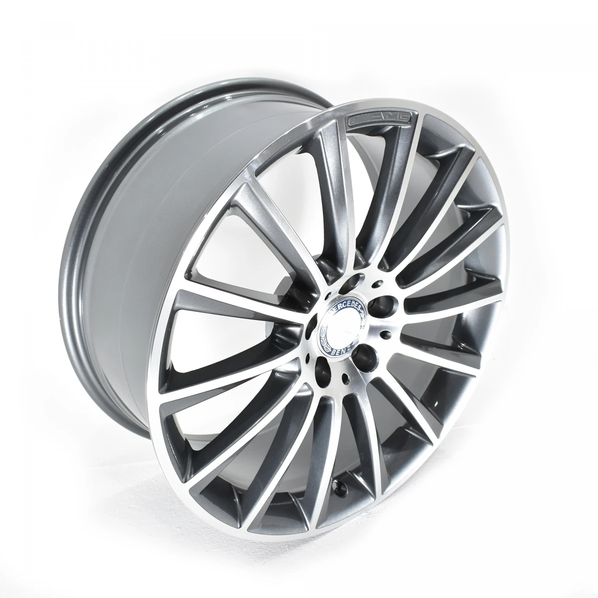 Juego De 4 Rines De 20" Con Logo De Mercedes Benz Color Gris Oxford Auto Magic - Imagen 4