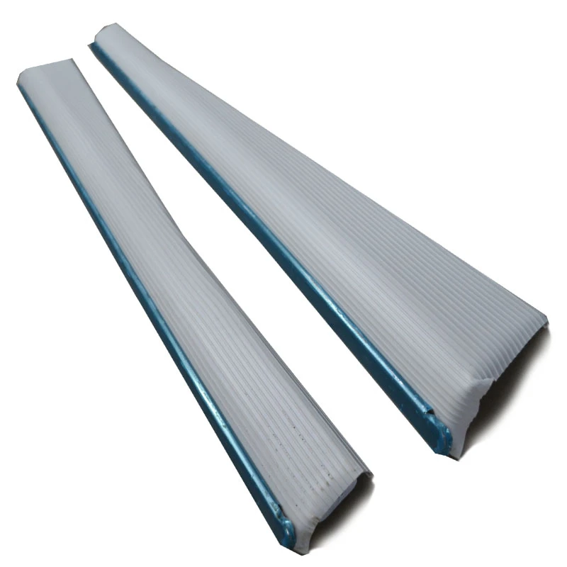 Juego De Estribos Blancos Con Moldura Cromada Ancha Para VW Sedán 1200, 1500 - Imagen 2